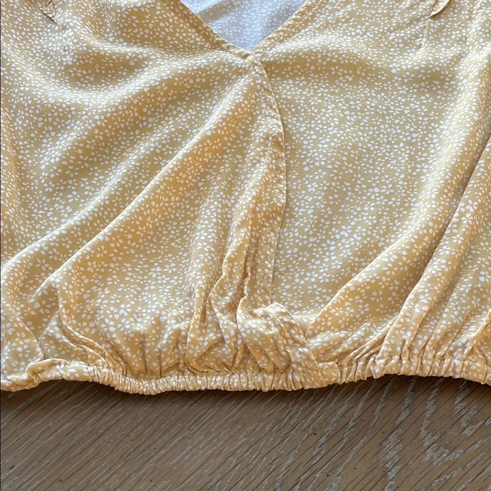 Ivy & Main Ruffle Sleeve Crop Top - Picture 5 of 7